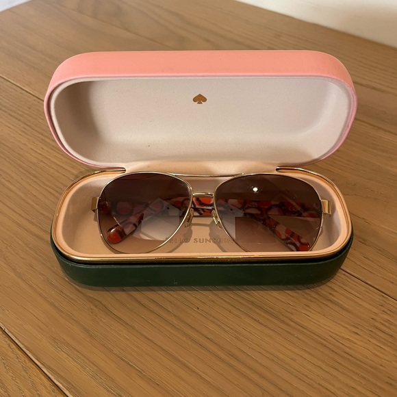 kate spade Accessories - Kate Spade ♠️ Sunglasses & Case
